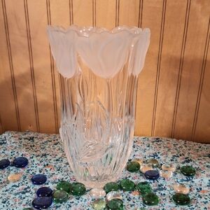 Vintage Handcrafted BLOCK, Frosted Embossed Tulip Crystal & Lead 8" Vase, T2221
